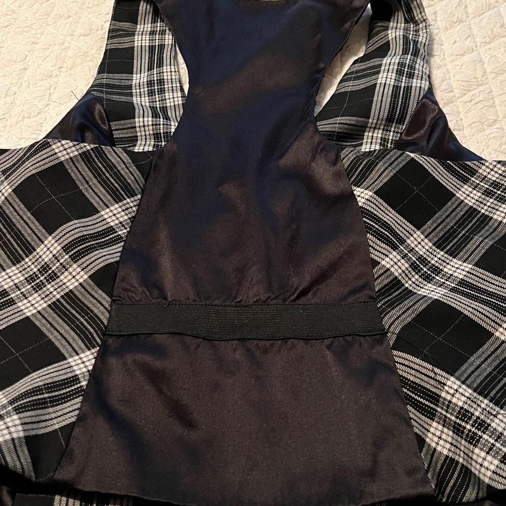 Charlotte Russe Black and White Plaid Vest - Picture 8 of 8